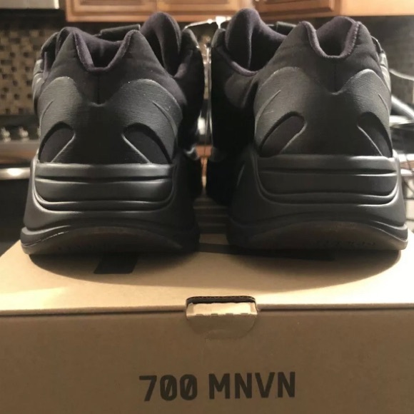 Adidas boost700XMnvN - Picture 2 of 4